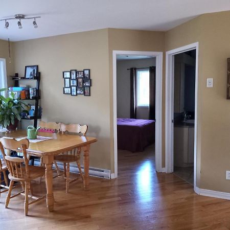 Guests Room For Rent / Chambre Prive Dans Maison Partager Maria Εξωτερικό φωτογραφία